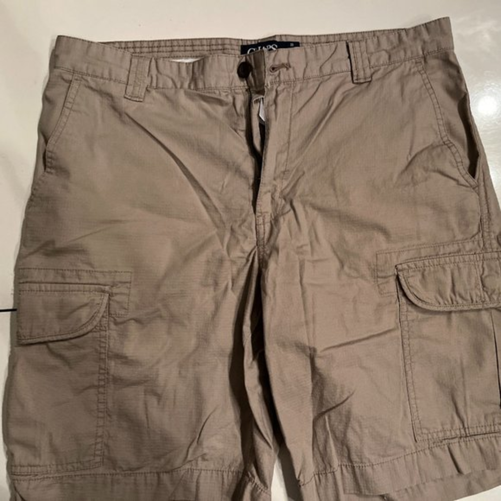 Chaps Khaki Shorts (Men / Size 33)‎
